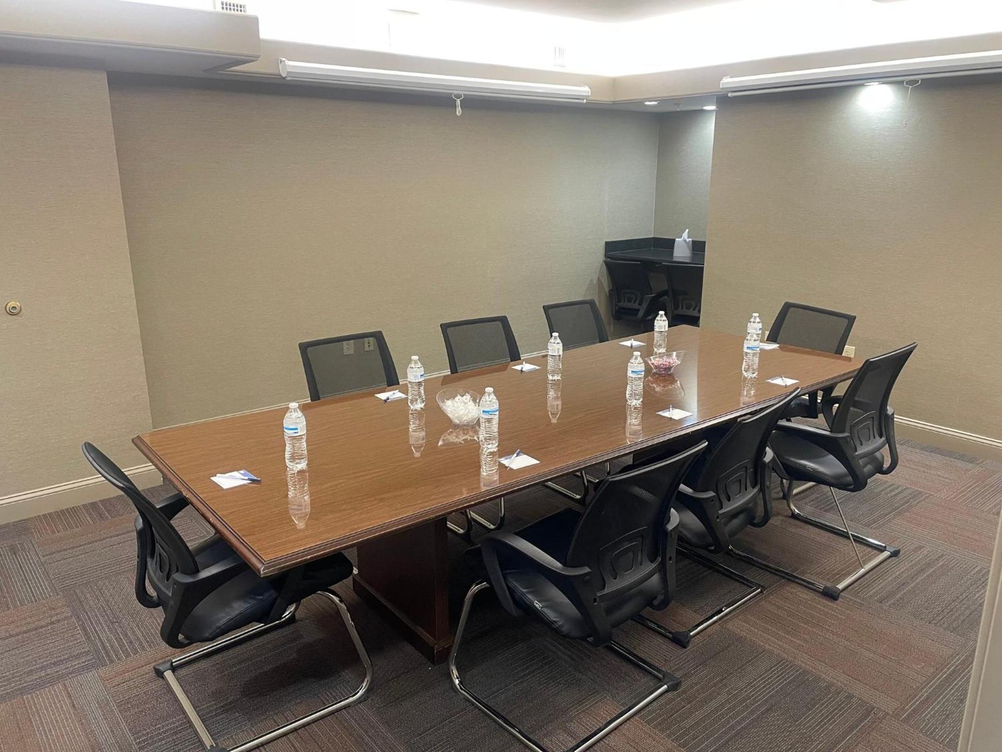 Holiday Inn Express Cleveland Downtown By Ihg Bagian luar foto