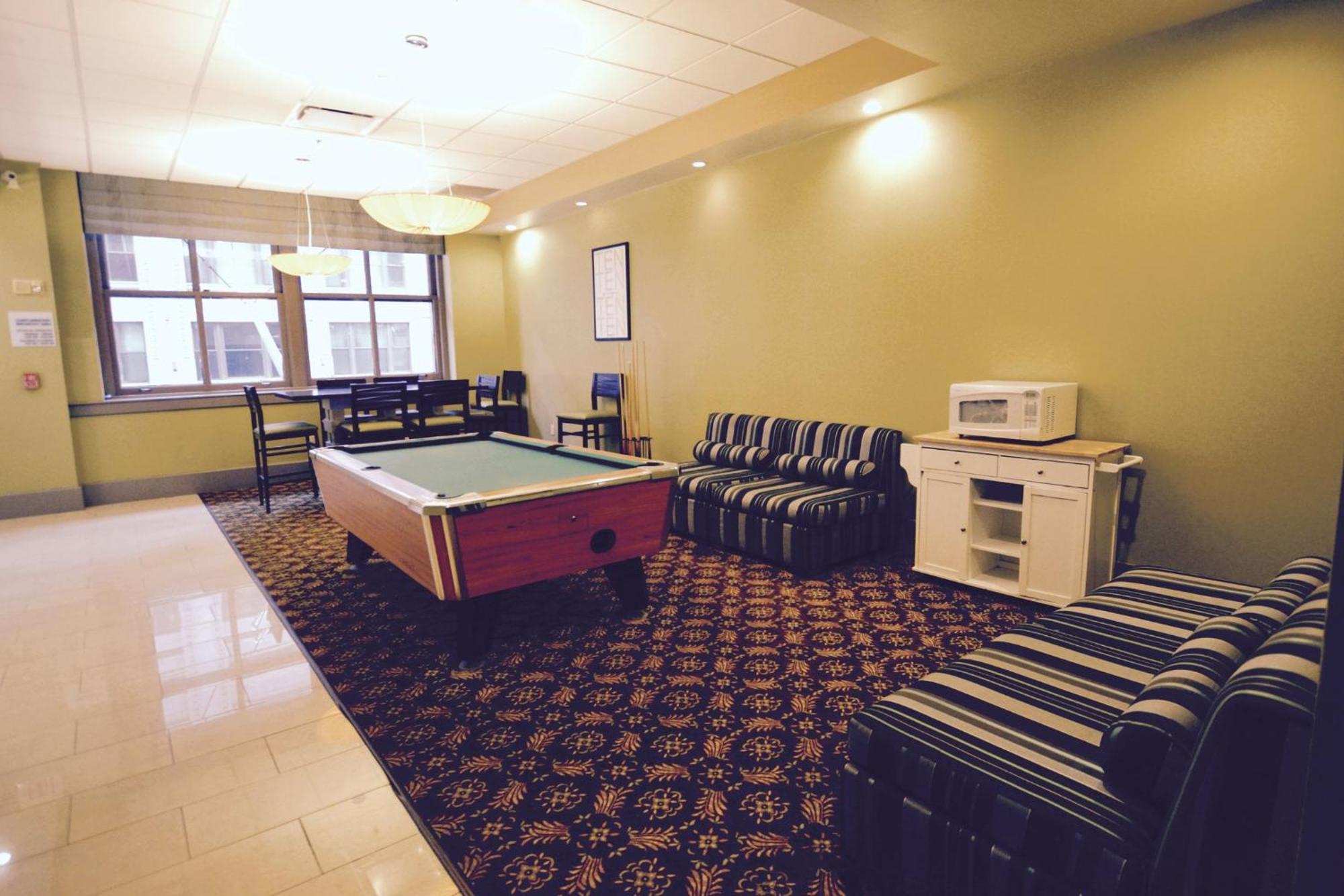 Holiday Inn Express Cleveland Downtown By Ihg Bagian luar foto